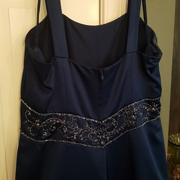 Beautiful dark blue dress with shawl. - Picture 4 of 7